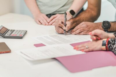 Mutuelle santé : des hausses de 4 à 10 % attendues en 2027, comment limiter votre cotisation